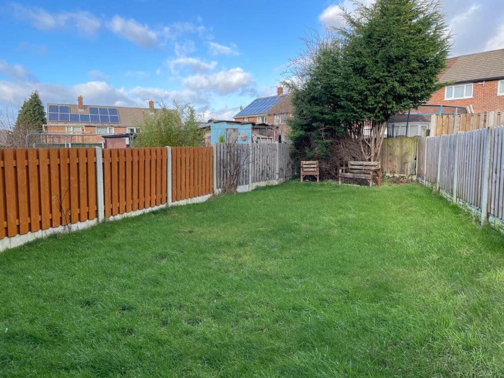 Stunning 3 Bedrooms House With Garden And Free Parking Barnsley Eksteriør billede