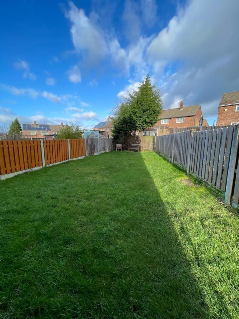 Stunning 3 Bedrooms House With Garden And Free Parking Barnsley Eksteriør billede