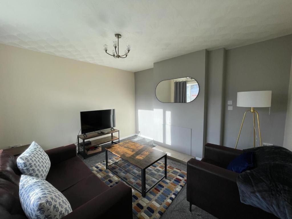 Stunning 3 Bedrooms House With Garden And Free Parking Barnsley Eksteriør billede